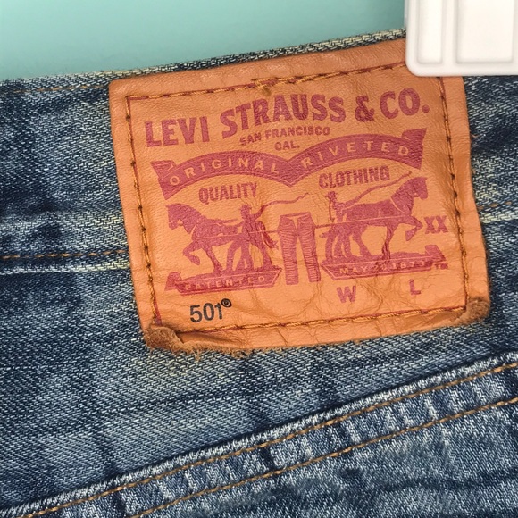 Levi’s jean shorts - Picture 3 of 4